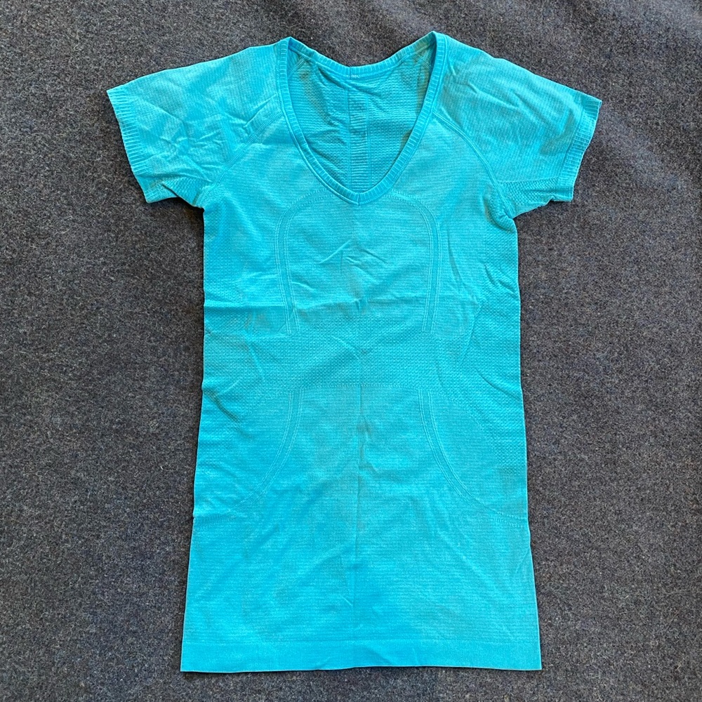 Lululemon swiftly shirt